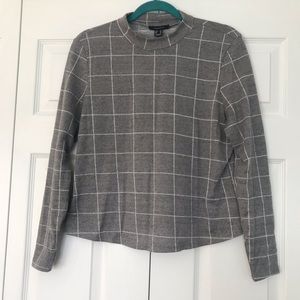 ❗️SOLD❗️Grey and white mock neck sweater